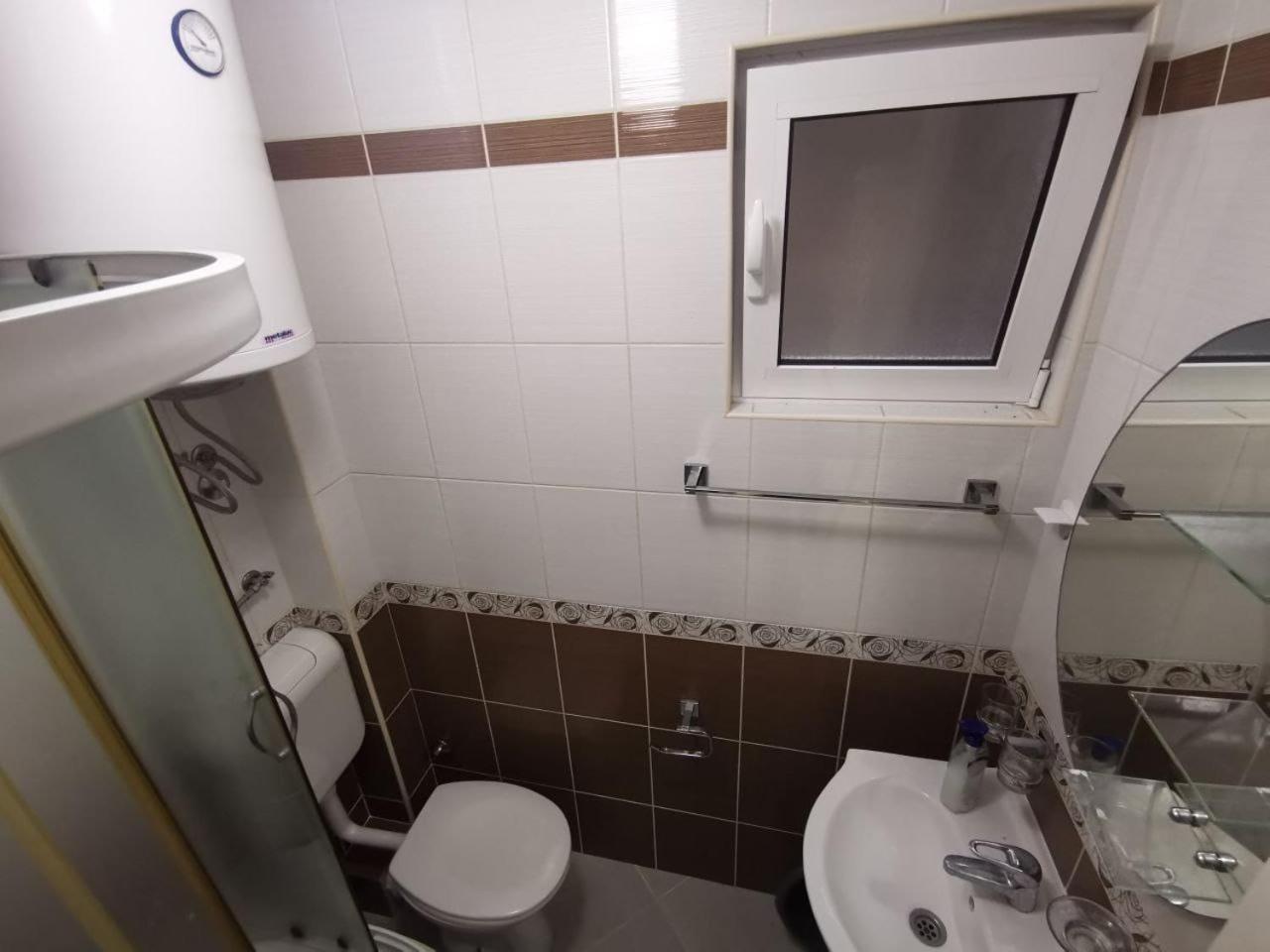Nana Dea 2 Apartment Utjeha Bilik gambar