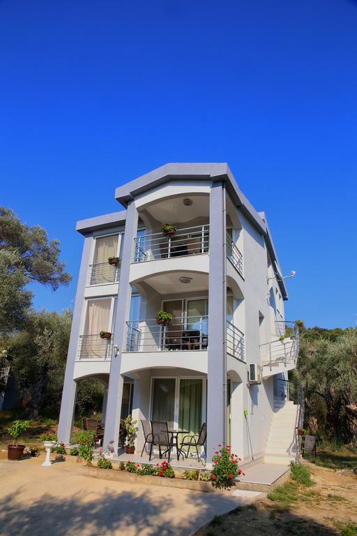 Nana Dea 2 Apartment Utjeha Bilik gambar